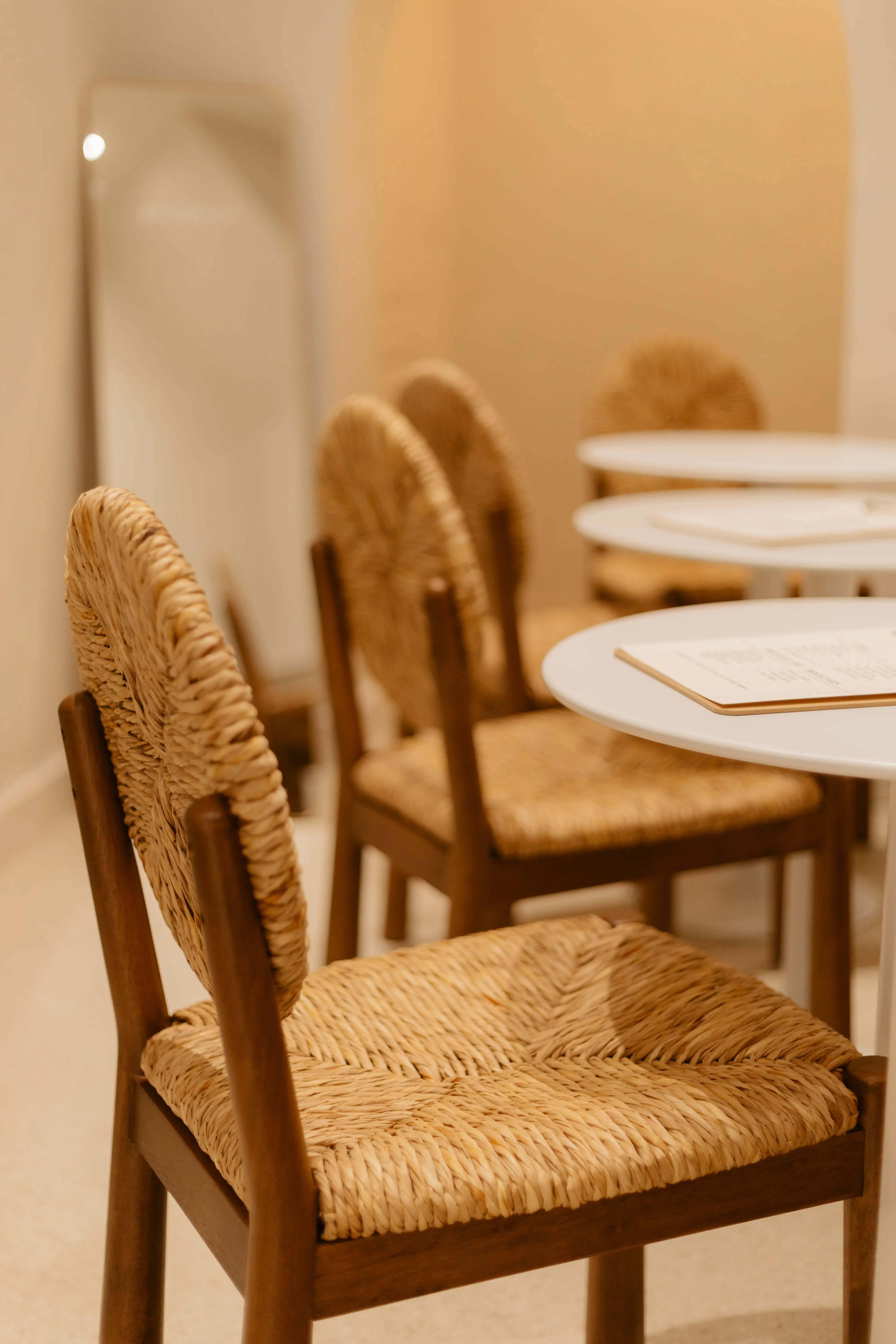 Petit déjeuner gourmand servi au Café Yuva